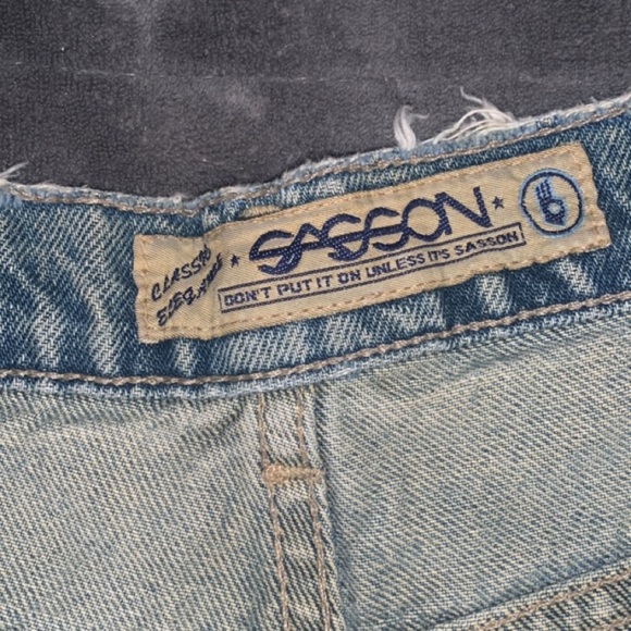 Distressed ripped vintage jeans - Picture 4 of 4